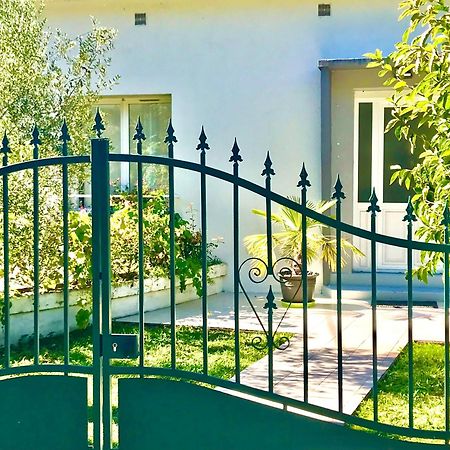 Villa Maison Blanche Tulle 1 A 4 Personnes Exterior foto